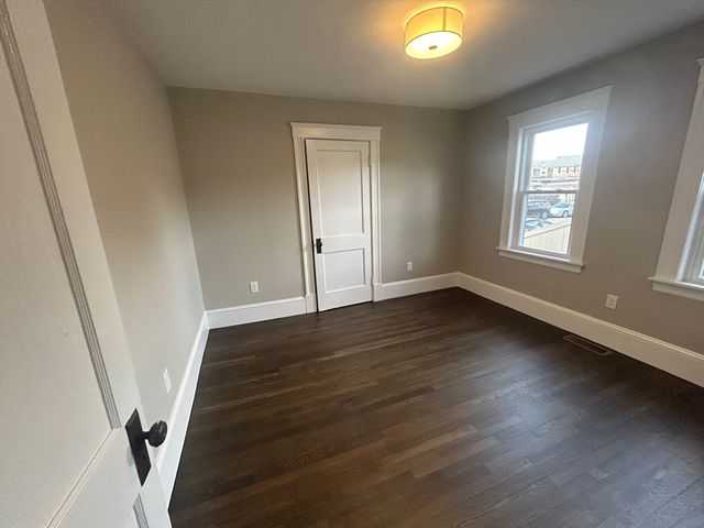 16 Prospect St 1, Watertown, MA 02472