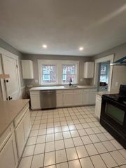 16 Prospect St 1, Watertown, MA 02472