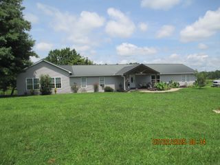95 Fescue Ln, Lafayette, TN 37083
