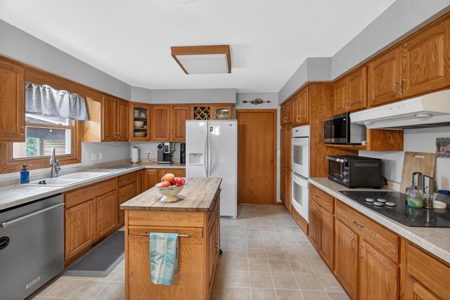 350 Clinton STREET, Kewaskum, WI 53040