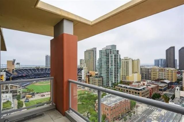 427 9th Ave 1402, San Diego, CA 92101