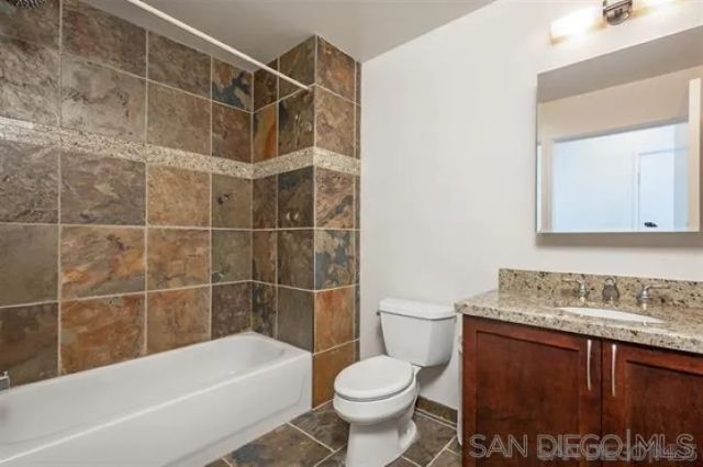 427 9th Ave 1402, San Diego, CA 92101