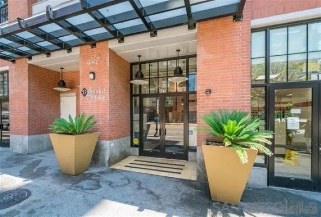 427 9th Ave 1402, San Diego, CA 92101