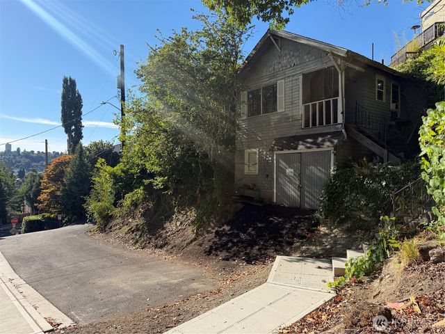 2814 S Grand St, Seattle, WA 98144
