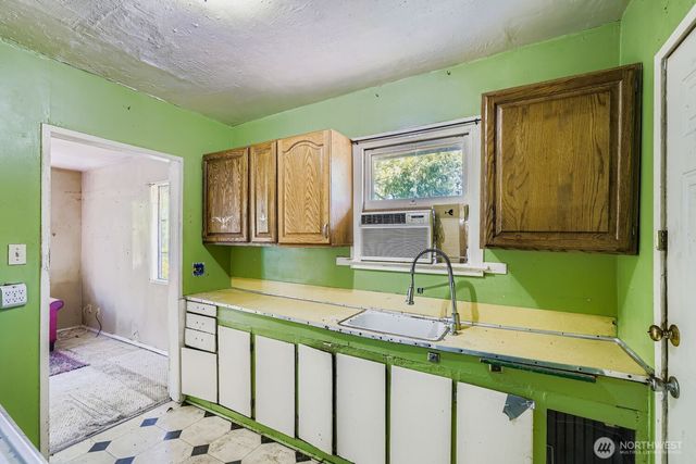 2814 S Grand St, Seattle, WA 98144