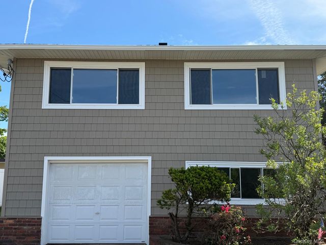 65 Florida Avenue, Island Park, NY 11558