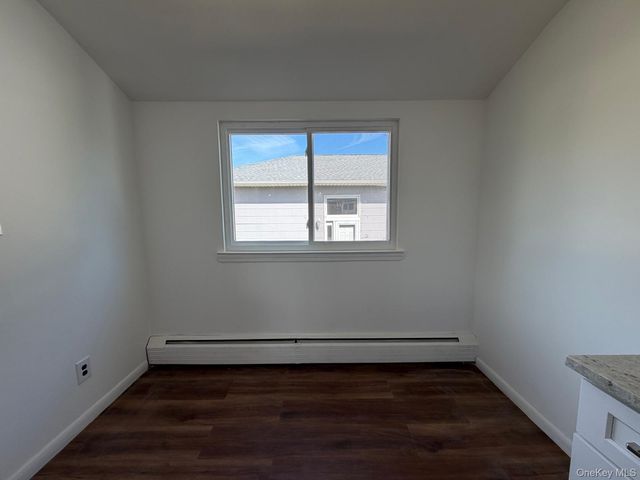 65 Florida Avenue, Island Park, NY 11558