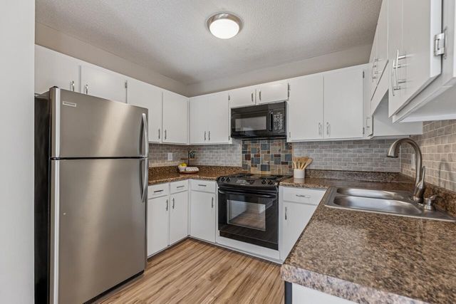 7911 Windfern Court E-1505, North Charleston, SC 29418