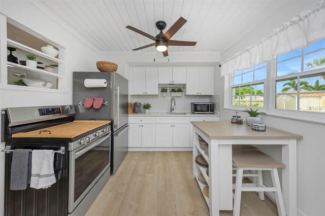 550 80TH AVENUE, St Pete Beach, FL 33706