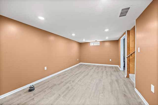 5333 James Avenue N, Brooklyn Center, MN 55430