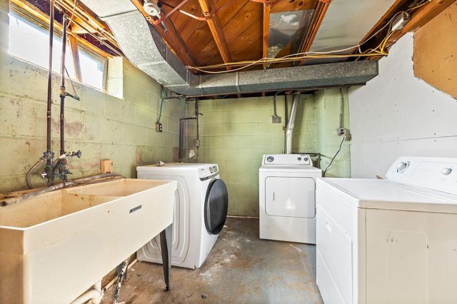 5333 James Avenue N, Brooklyn Center, MN 55430