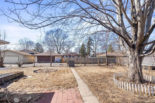 5333 James Avenue N, Brooklyn Center, MN 55430