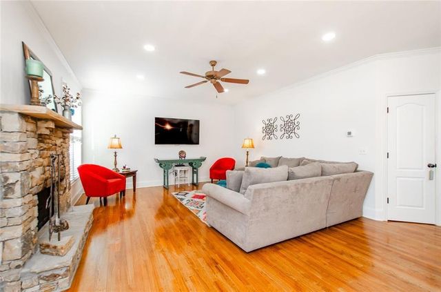 778 Crescent Circle, Canton, GA 30115