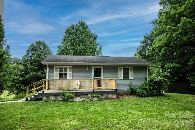 3122 Zion Church Road, Hickory, NC 28602
