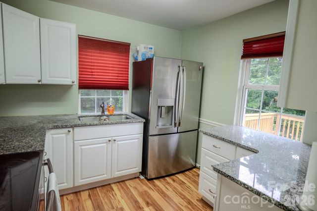3122 Zion Church Road, Hickory, NC 28602
