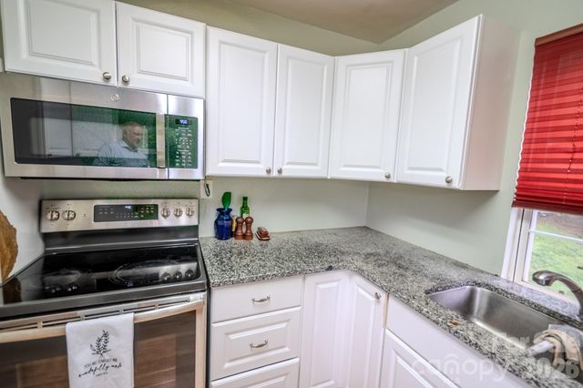 3122 Zion Church Road, Hickory, NC 28602