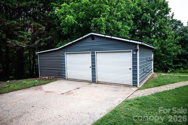 3122 Zion Church Road, Hickory, NC 28602