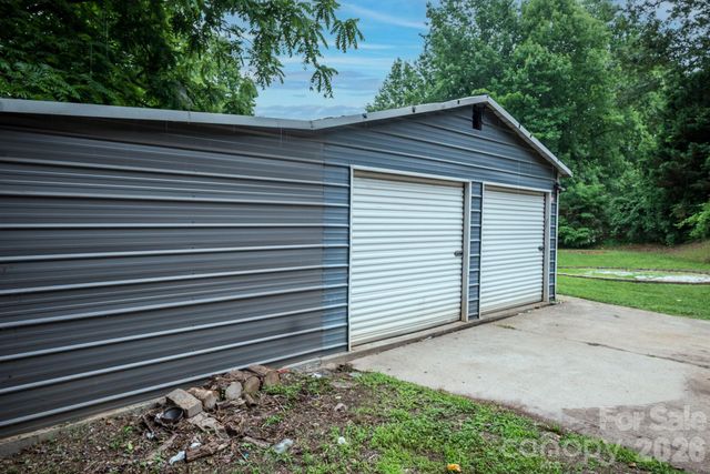 3122 Zion Church Road, Hickory, NC 28602