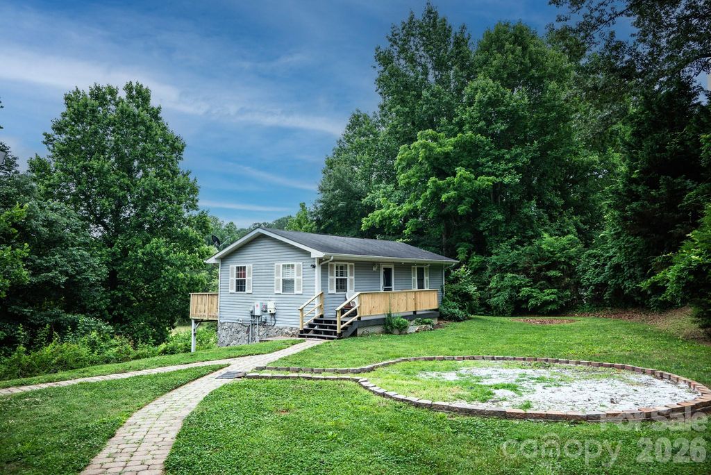 3122 Zion Church Road, Hickory, NC 28602