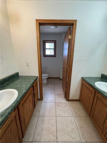 30904 Pressonville Road, Paola, KS 66071