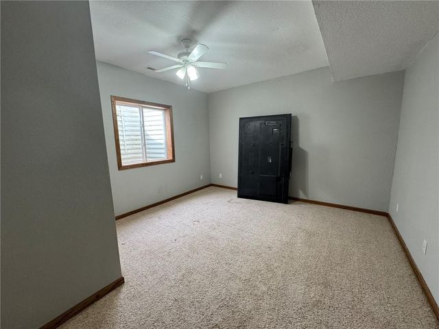 30904 Pressonville Road, Paola, KS 66071