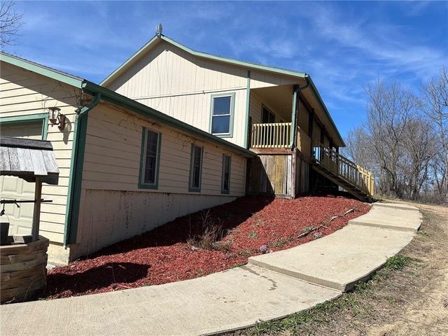30904 Pressonville Road, Paola, KS 66071