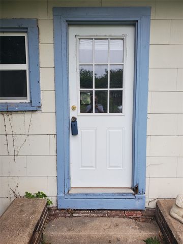 300 N Church Street, Decatur, TX 76234