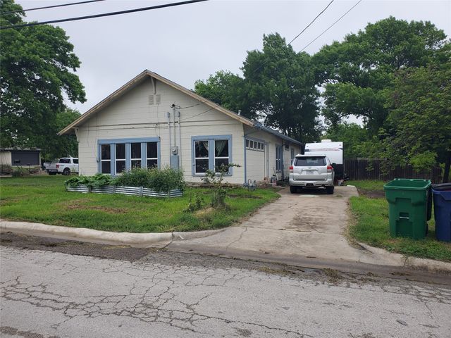 300 N Church Street, Decatur, TX 76234