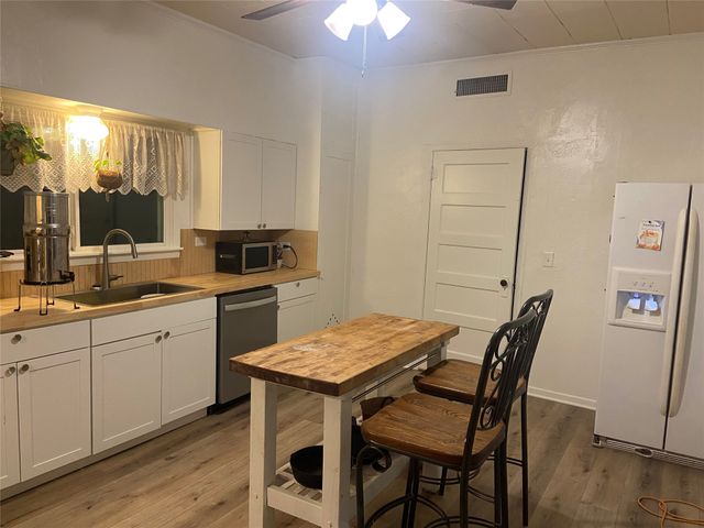300 N Church Street, Decatur, TX 76234