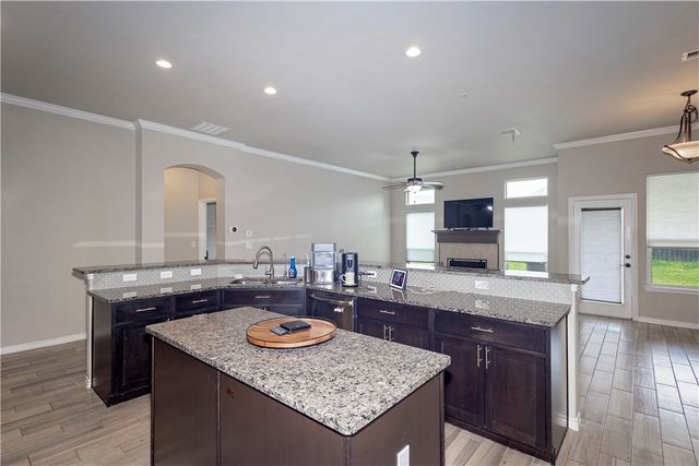 7514 Dr Hector P Garcia Dr, Corpus Christi, TX 78414