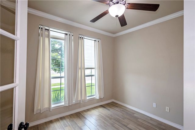 7514 Dr Hector P Garcia Dr, Corpus Christi, TX 78414