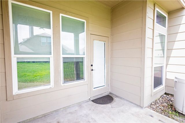 7514 Dr Hector P Garcia Dr, Corpus Christi, TX 78414