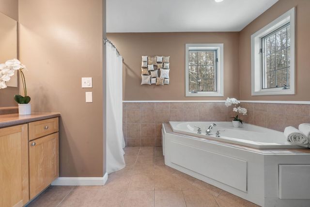 71 Island Pond Road, Derry, NH 03038