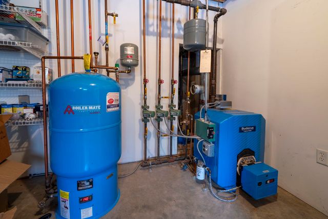 71 Island Pond Road, Derry, NH 03038