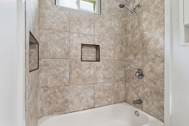 68 Sunny View Drive, Jericho, VT 05465