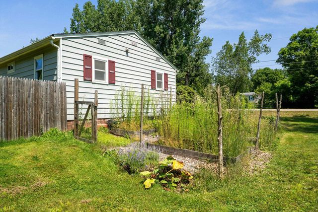 68 Sunny View Drive, Jericho, VT 05465