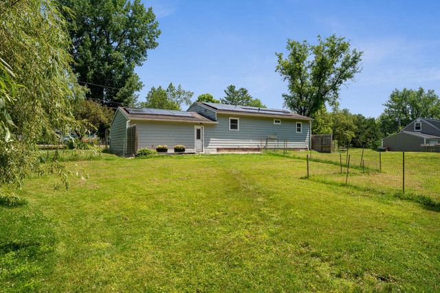 68 Sunny View Drive, Jericho, VT 05465