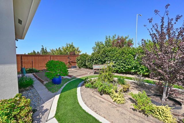 1457 Jordan Avenue, Clovis, CA 93611