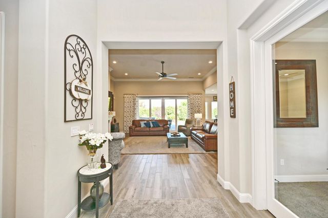1457 Jordan Avenue, Clovis, CA 93611