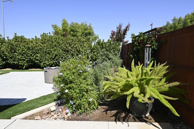 1457 Jordan Avenue, Clovis, CA 93611