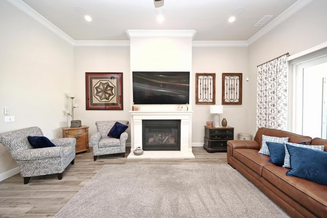 1457 Jordan Avenue, Clovis, CA 93611