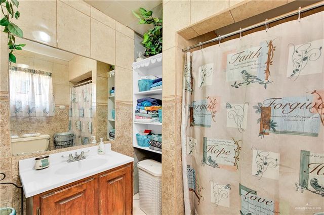 695 N El Paisano Road, Rio Grande City, TX 78582