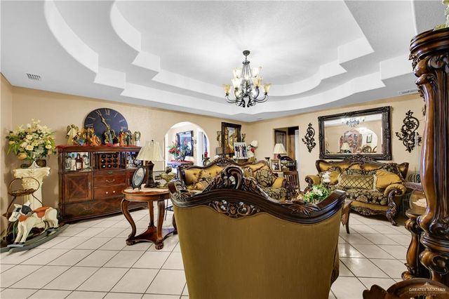 695 N El Paisano Road, Rio Grande City, TX 78582