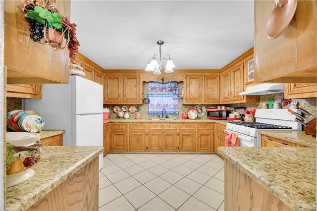 695 N El Paisano Road, Rio Grande City, TX 78582