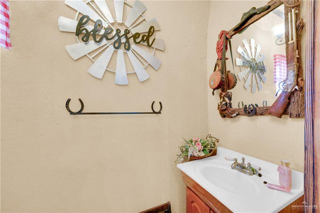 695 N El Paisano Road, Rio Grande City, TX 78582