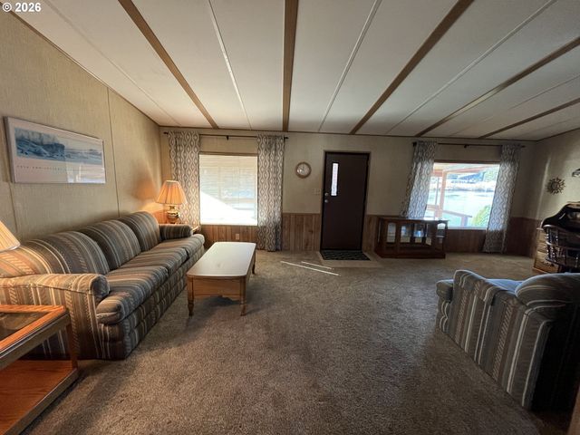 100 RIVER BEND Rd 23, Reedsport, OR 97467