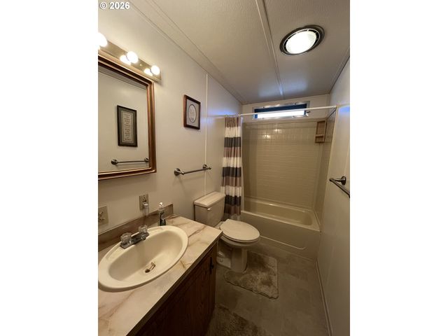 100 RIVER BEND Rd 23, Reedsport, OR 97467