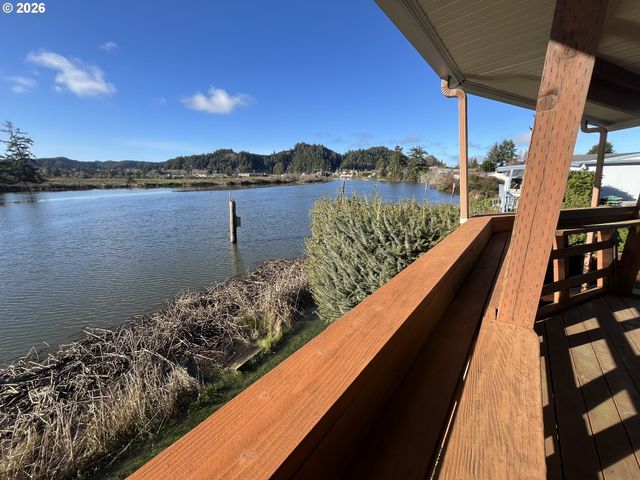 100 RIVER BEND Rd 23, Reedsport, OR 97467