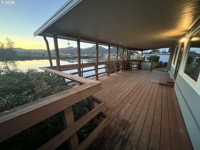 100 RIVER BEND Rd 23, Reedsport, OR 97467