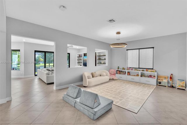 10855 Pacifica Way, Parkland, FL 33076